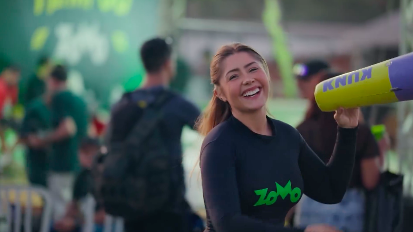 Menina com cano kunk life zomo