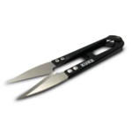 As tesouras Kunk são pura precisão! Com lâminas afiadas e design compacto, elas garantem um corte perfeito e sem esforço.